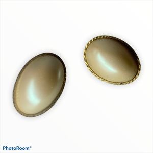 1970 VINTAGE PEARL EARRINGS